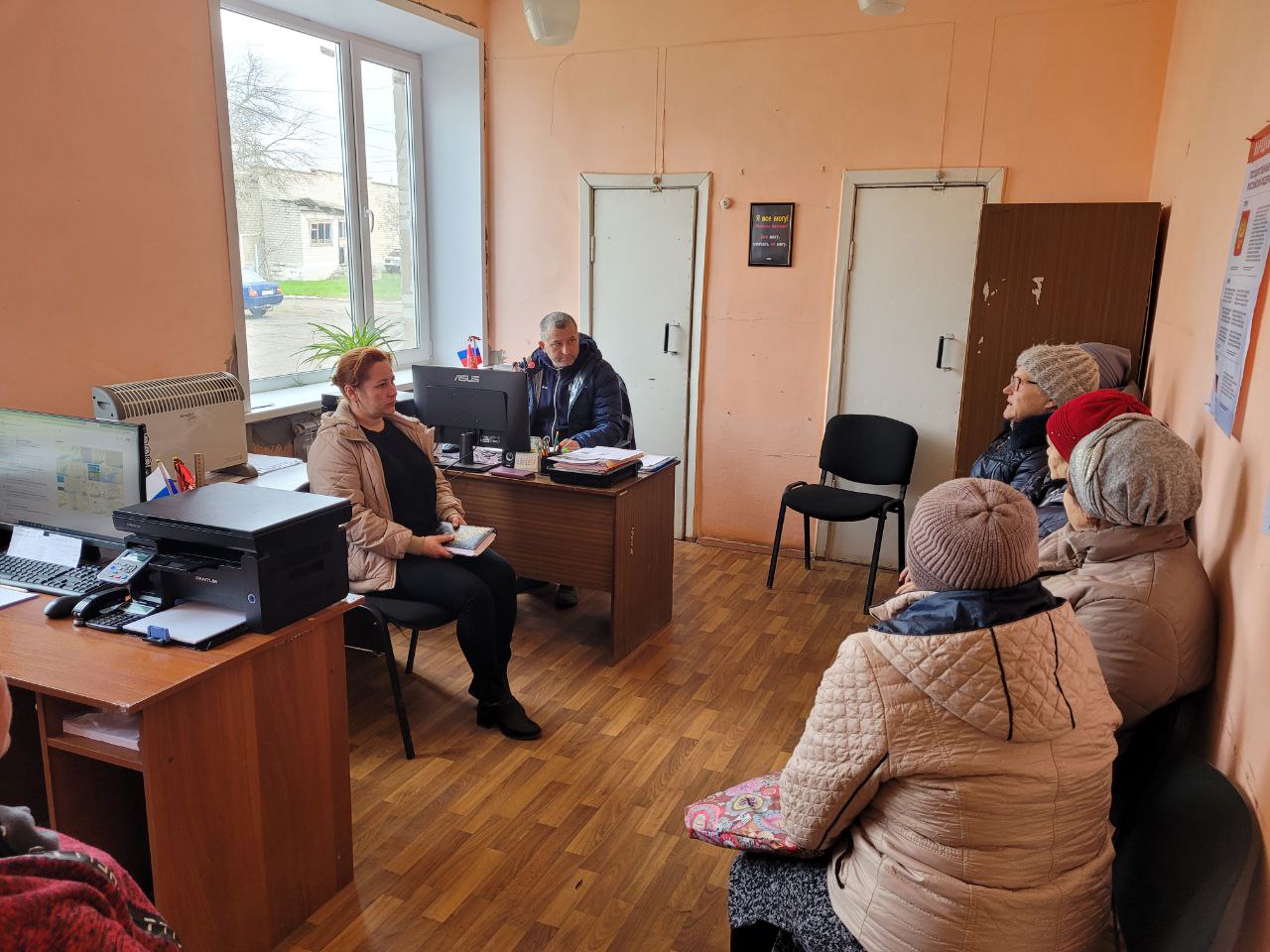 Депутат Володарского муниципального совета Катрич Роман Николаевич провел прием граждан в селе Республика.