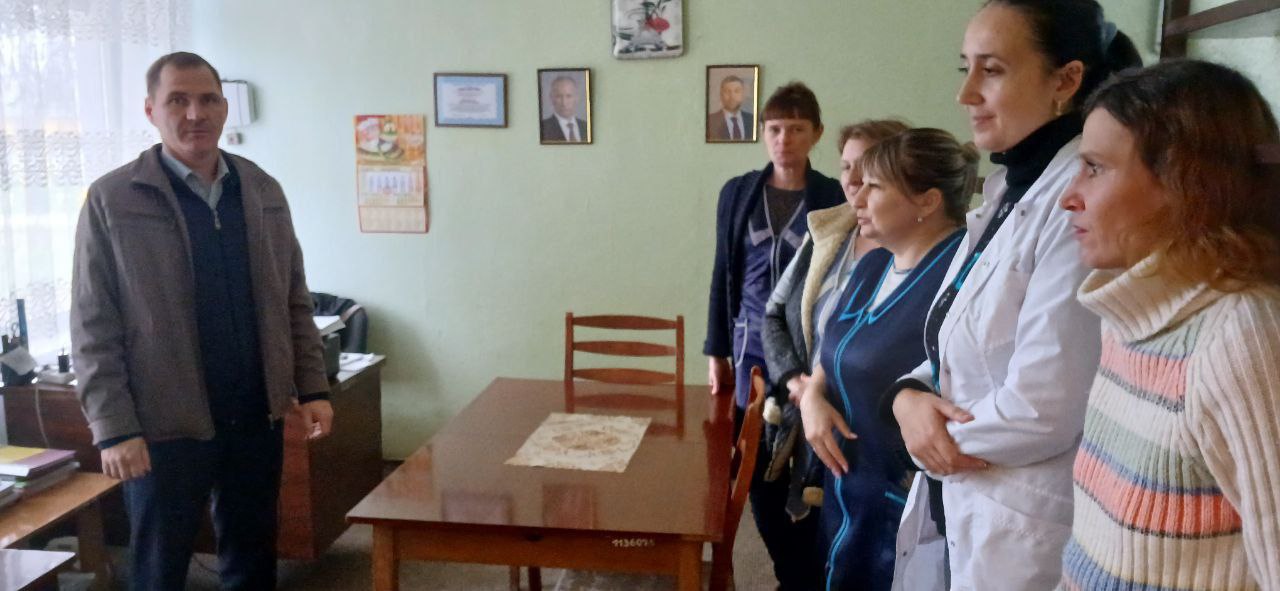 Состоялась встреча члена Общественного совета муниципального образования Володарский м.о. Короткова Евгения Павловича с трудовым коллективом ГКДОУ "Старченковский детский сад"..