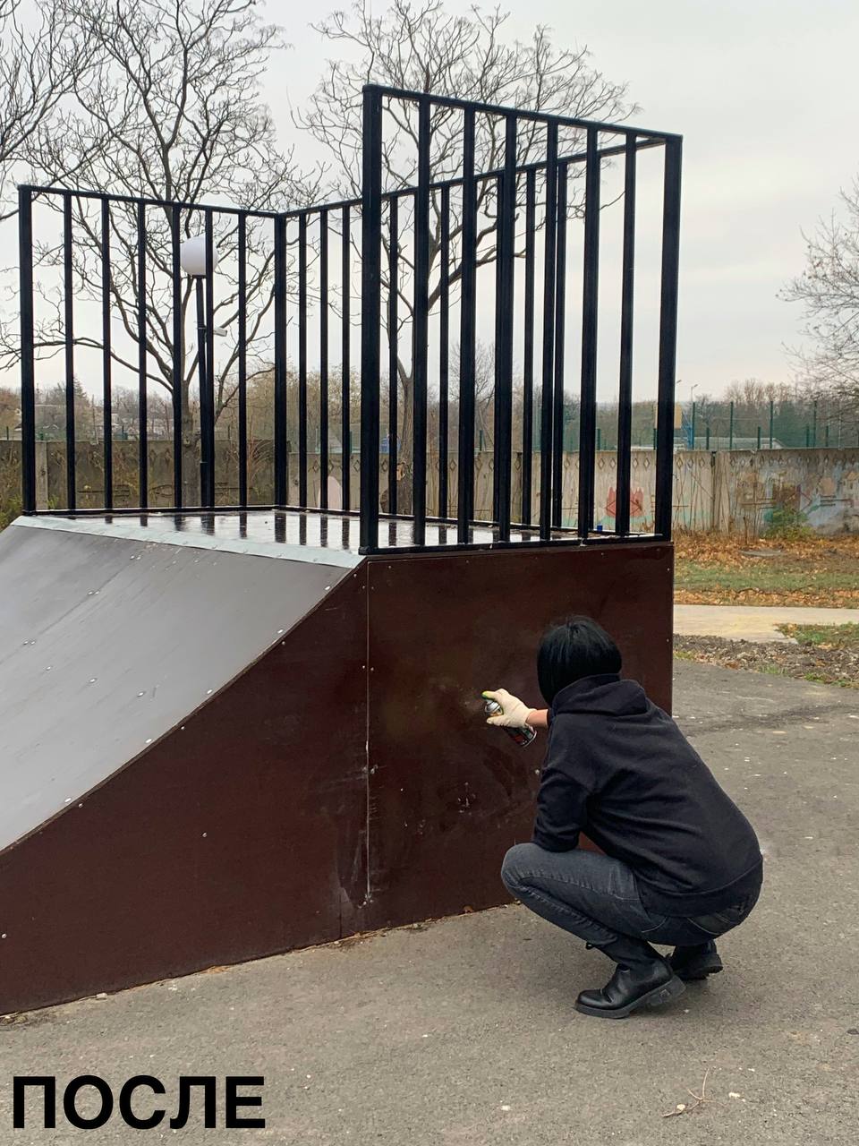 Сектор молодёжной политики  совместно с Володарским территориальным отделом провели акцию по закрашиванию надписей и рисунков, пропагандирующие запрещенные вещества и надписи неизвестного характера..