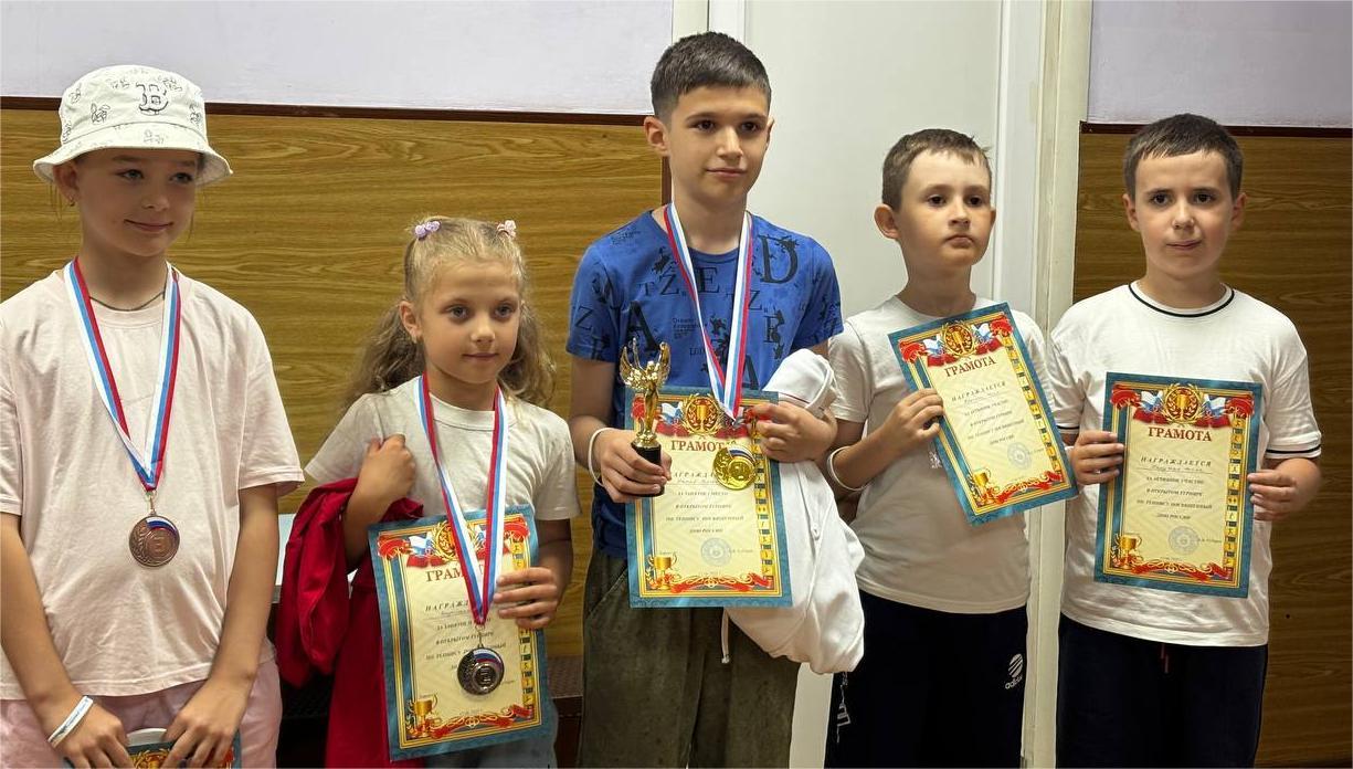  «СПОРТИВНЫЙ ДОНБАСС» .