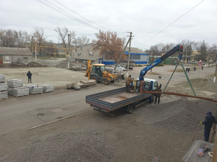 В Володарском муниципальном округе продолжаются работы по благоустройству территории зоны отдыха в селе Кальчик.. В Володарском муниципальном округе продолжаются работы по благоустройству территории зоны отдыха в селе Кальчик..