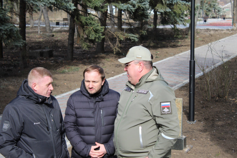 Заместитель министра строительства и ЖКХ России Валерий Леонов с рабочей поездкой посетил Володарский муниципальный округ.